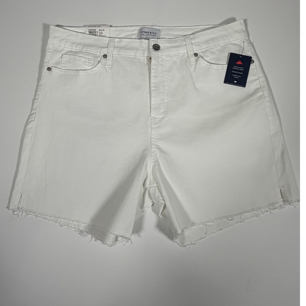 Crown & Ivy Curvy High Rise Denim Shorts White Raw Hem Minimalist 14 NEW